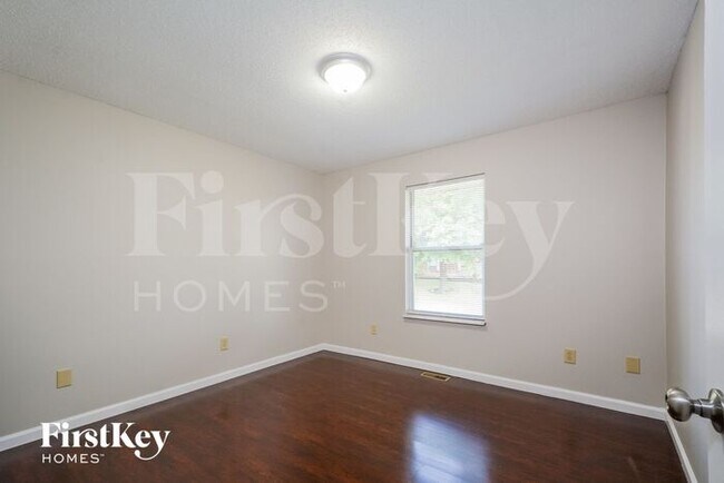 Building Photo - 2134 Willow Trace Dr