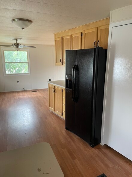 Building Photo - 404 Cherry St