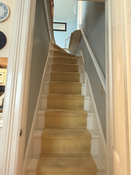 Building Photo - 61 Mansfield Ave