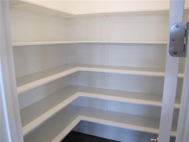 Building Photo - 635 Spinnaker Loop