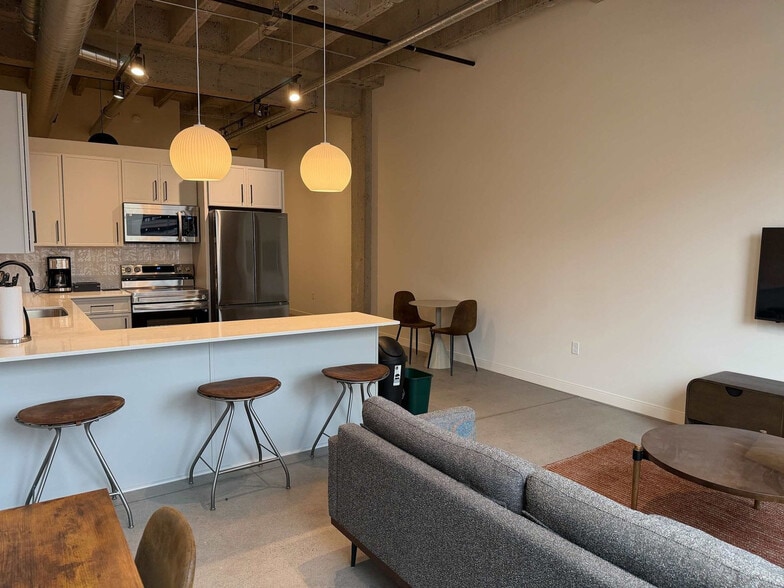 Building Photo - 1111 3rd Ave S