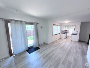 Building Photo - Kleisinger Duplex