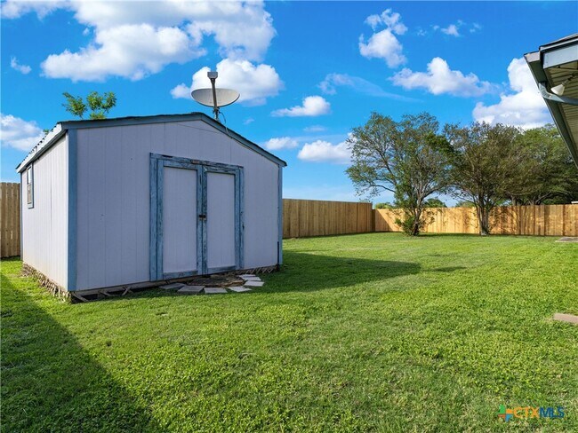 Building Photo - 1625 Sunnybrook Dr