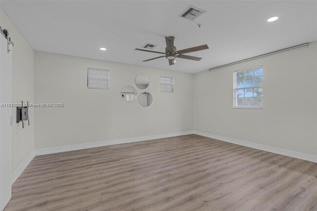 Building Photo - 1111 Waverly Rd