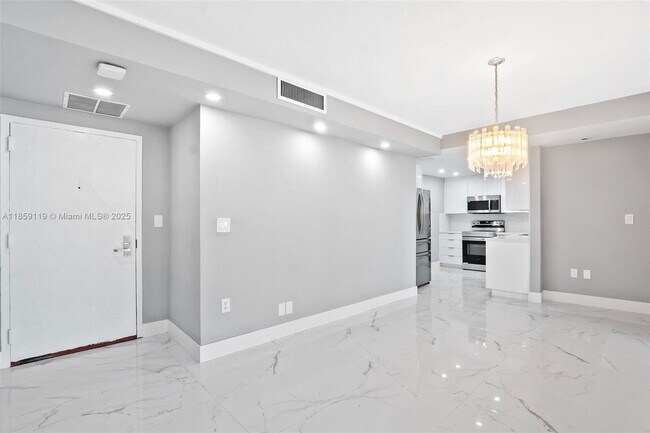 Building Photo - 780 NE 69th St