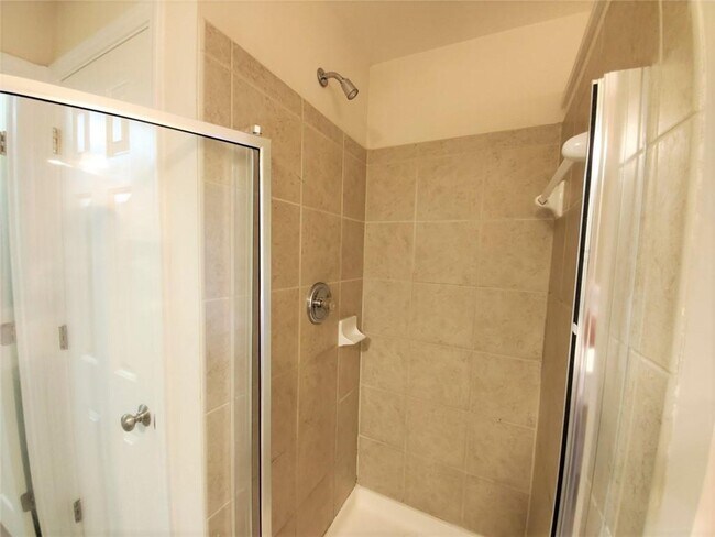 Building Photo - 2087 Deptford Dr