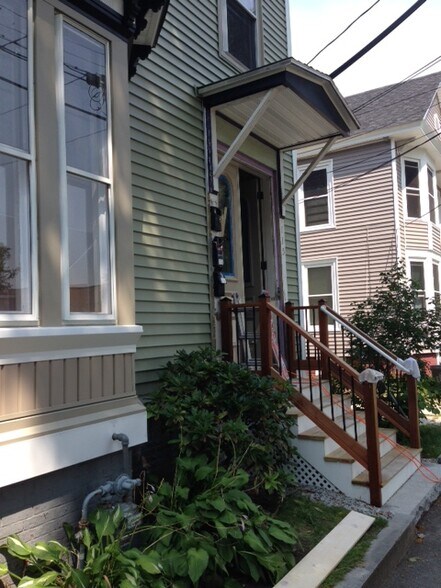 Building Photo - 115 Pleasant St