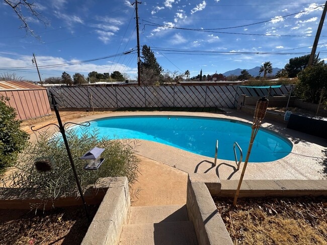 Building Photo - 3BR/2BA/2CG, with POOL, 1,396 sq.ft. rental in Sierra Vista, AZ