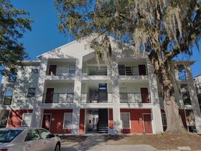 Building Photo - FOR RENT 1 bedroom 1 bath condo, balcony, ...
