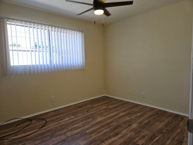 Building Photo - 1616 Picadilly Way