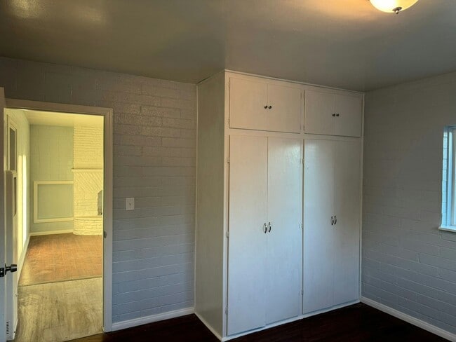 Building Photo - 3622 Ottawa Ave