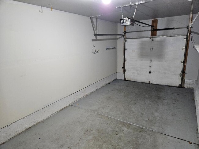 Building Photo - 10 Ronan Ct