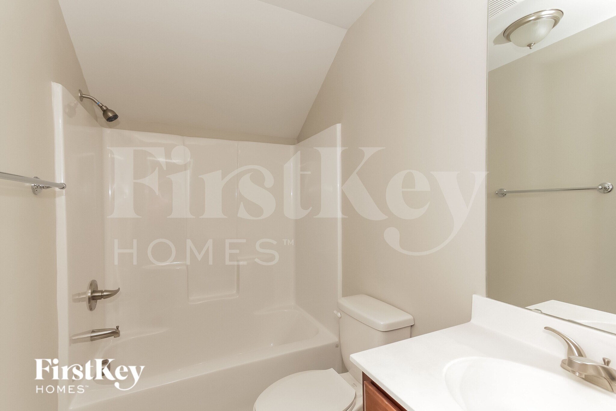Building Photo - 7798 Creek Park Dr