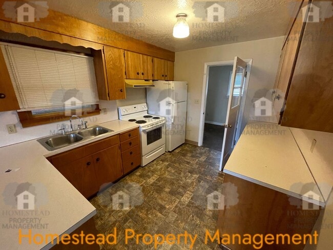 Building Photo - 410