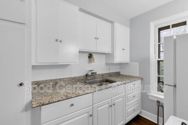 Primary Photo - 20 E Morris Ave