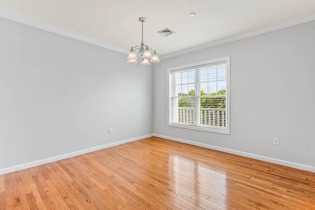 Building Photo - 446 Belgrade Ave