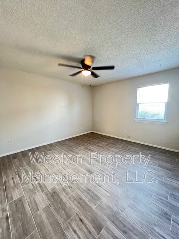 Building Photo - 6032 Northwest Expy