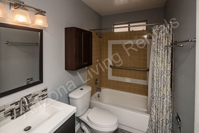 Building Photo - 3211 Pintail Dr