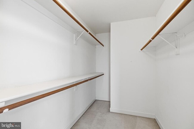 Building Photo - 1817 Fallbrook Ln