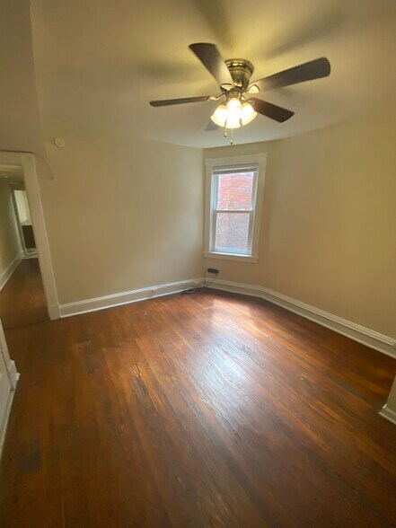 Building Photo - 3009 Ellwood Ave