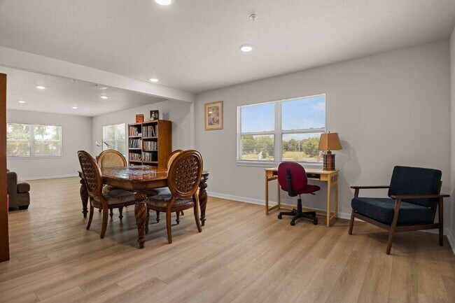 Building Photo - 260 Spanish Moss Cir