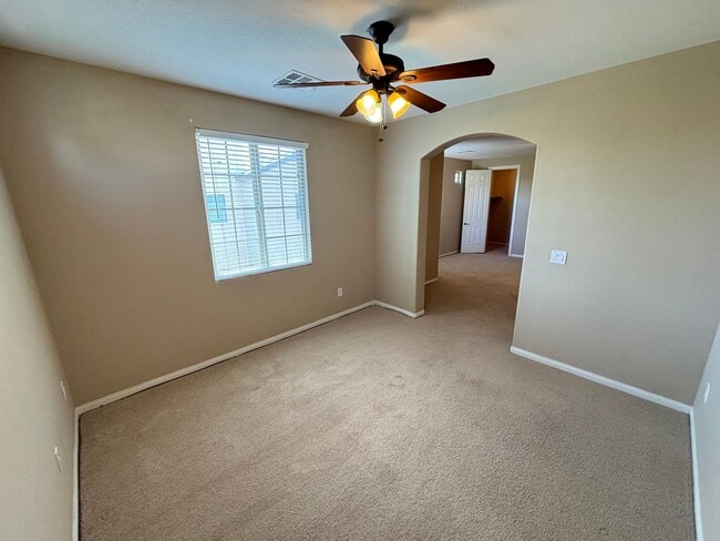 Building Photo - Elegant 3Bed/3Bath Home with Loft in the P...