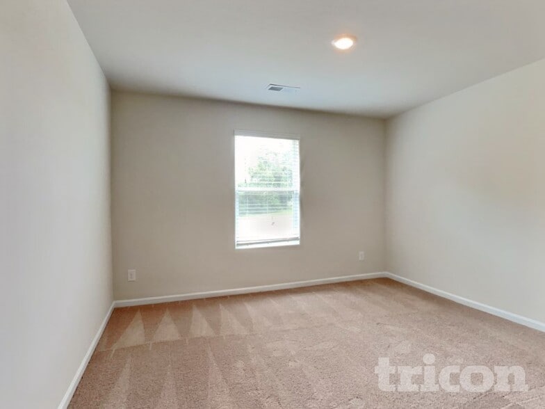 Building Photo - 294 Coleshill Rd