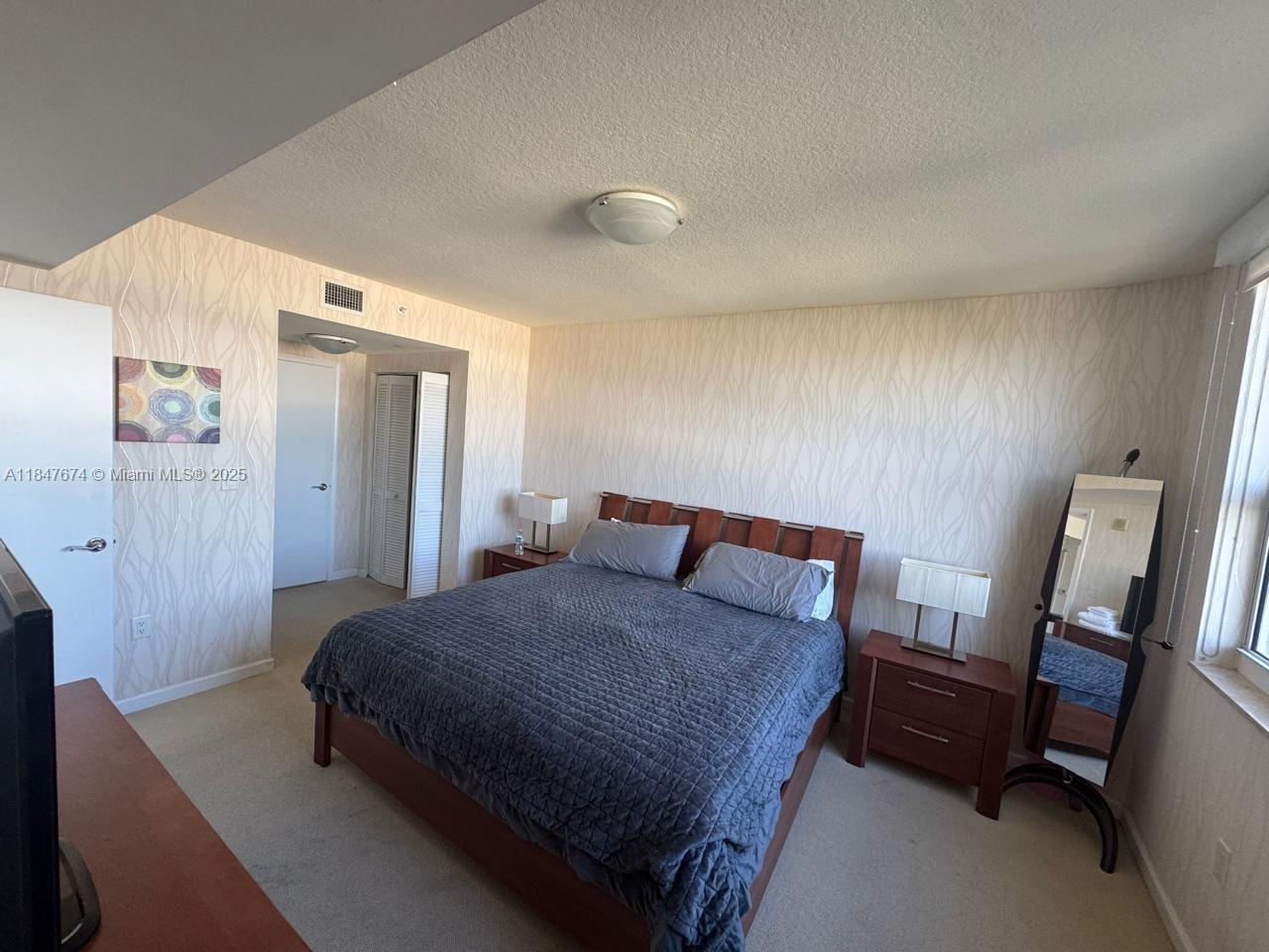 Building Photo - 19501 W Country Club Dr