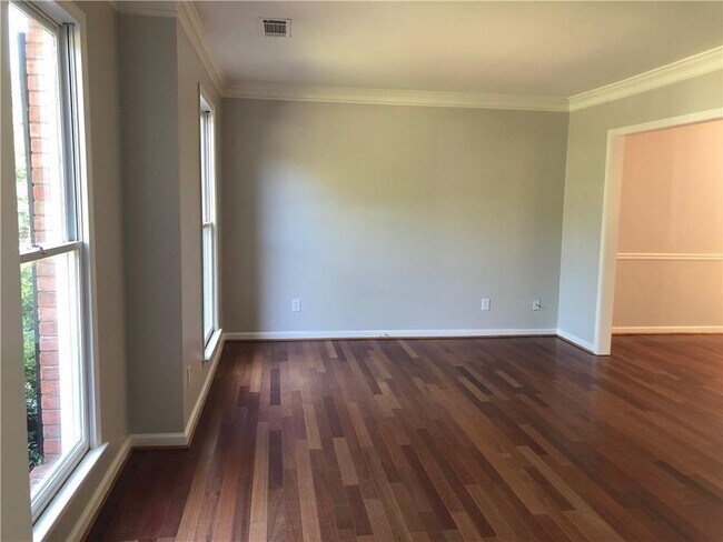 Building Photo - 2102 Chatou Pl