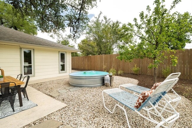 Building Photo - 1406 Radam Cir