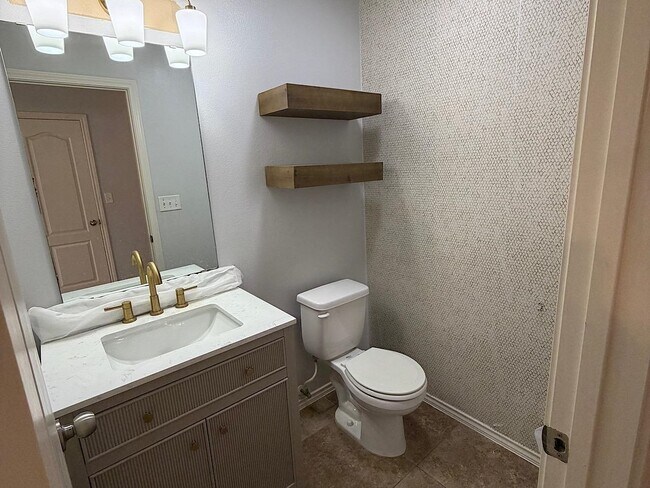 Building Photo - 6118 Fraile Dr