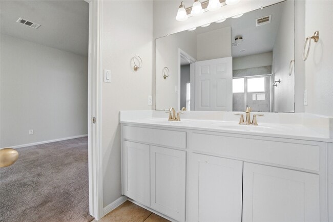 Building Photo - 116 Camelot Pl Ct