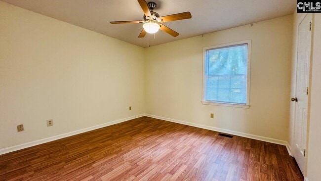 Building Photo - 107 Manorview Ct