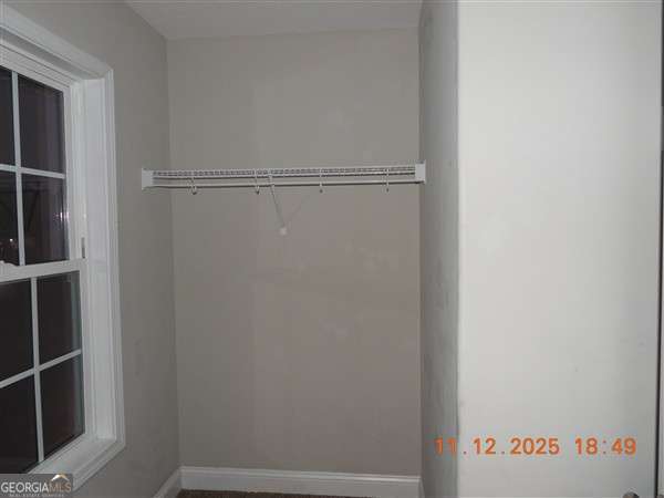 Building Photo - 221 Case Ln SE