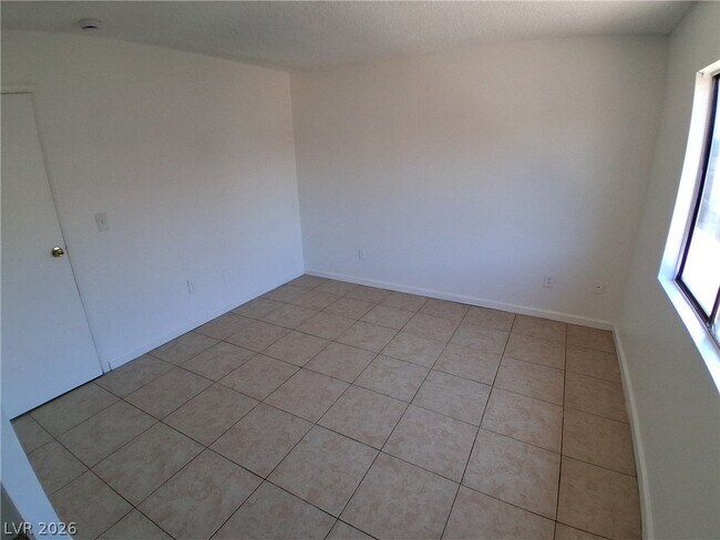 Building Photo - 2841 Wheelwright Dr