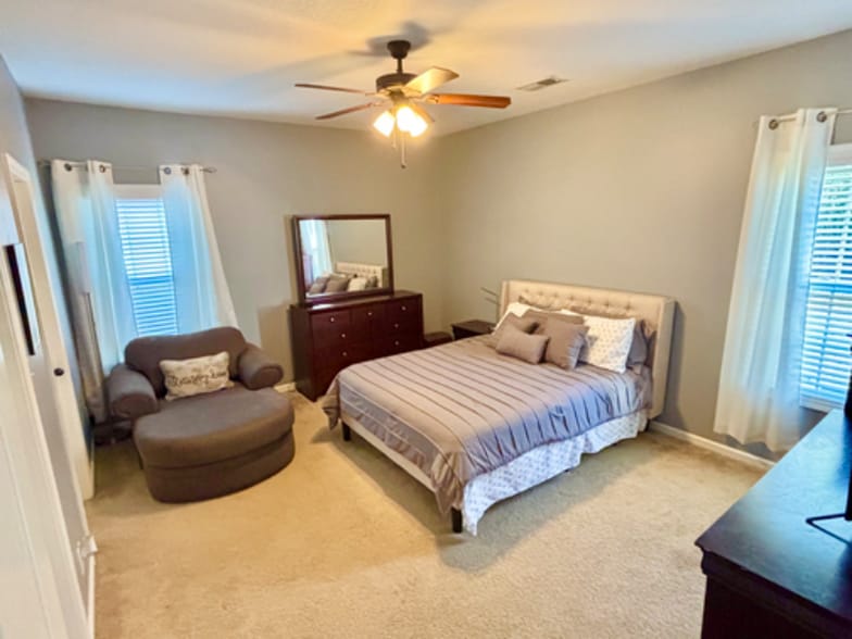 Building Photo - 169 Alexander Blvd