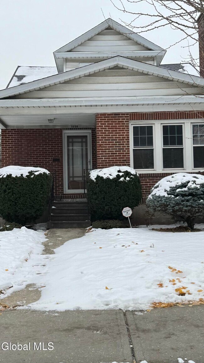 Building Photo - 1058 Washington Ave