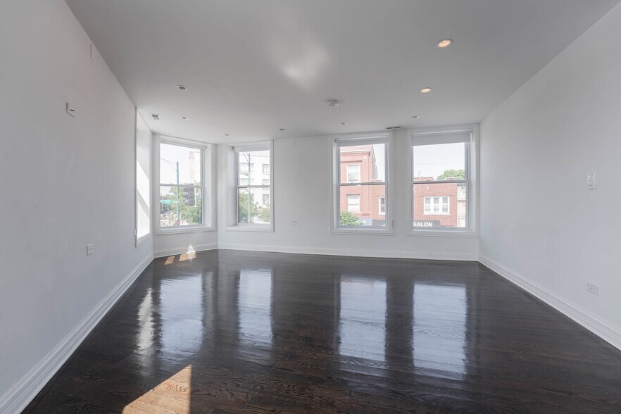 Building Photo - 2450 N Milwaukee Ave