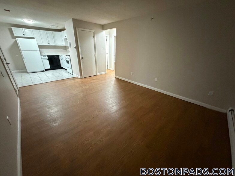 Building Photo - 18 Belmont St