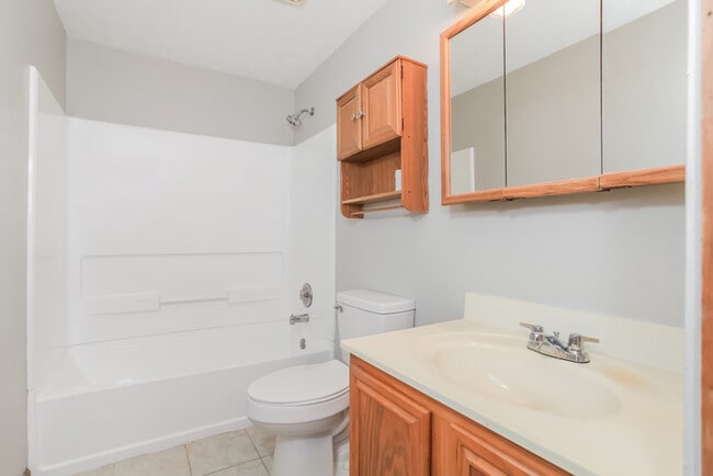 Building Photo - 159 Hillwood Ct