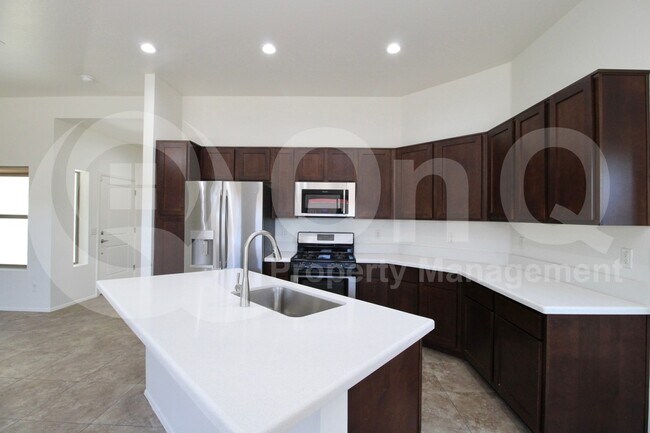 Building Photo - 3113 E Danbury Rd