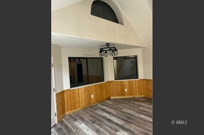 Building Photo - 290 Johnson Canyon Rd
