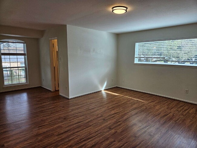 Building Photo - Fully Remodeled 3 Bed Home Near Galleria & Memorial Park - Utilities Included