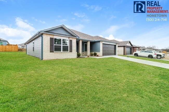 Building Photo - 1495 Meadows Dr