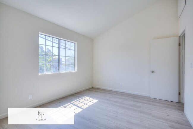 Building Photo - Welcome to this beautifully renovated home...