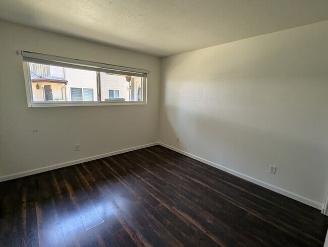 Building Photo - 2 Bedroom-1 Bathroom Condo in Santee (Tras...