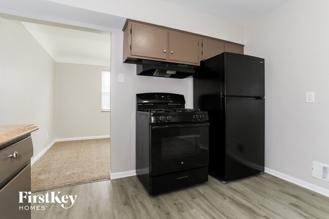 Building Photo - 2741 Jonrose Ave