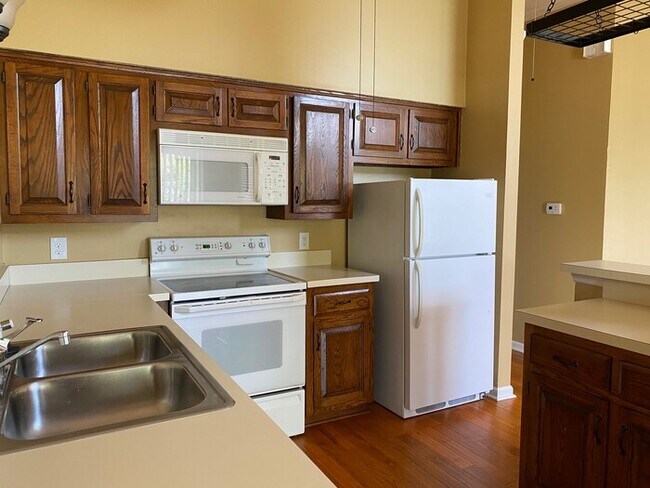 Building Photo - Cherry Hill condo off Bonita Pkwy!