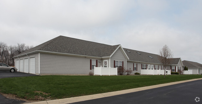 Building Photo - Hunters Marsh Villas