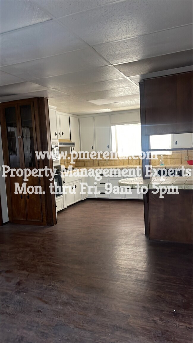 Building Photo - 22451 CA-120